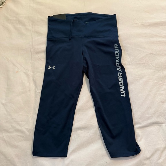Under Armour Compression Mid Rise Capri Leggings - Picture 1 of 6
